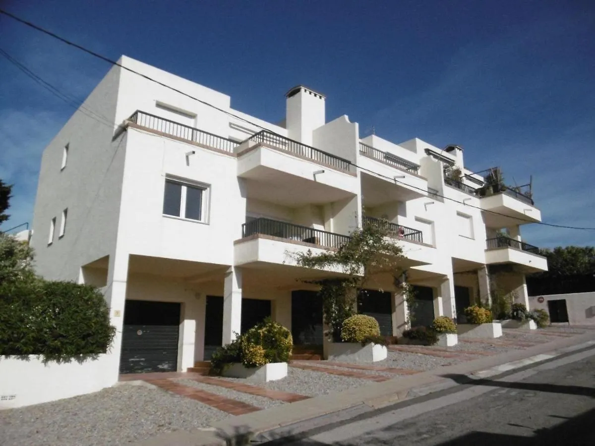 Paradis I - Apartamento Con Piscina En Llanca - Es-228-46 Spain
